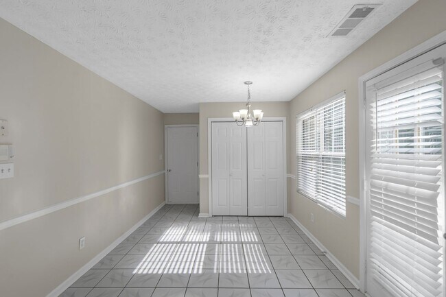 Building Photo - 97 Livingston Ln