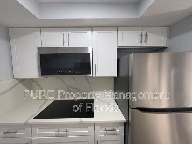 Building Photo - 1610 SE 25th St