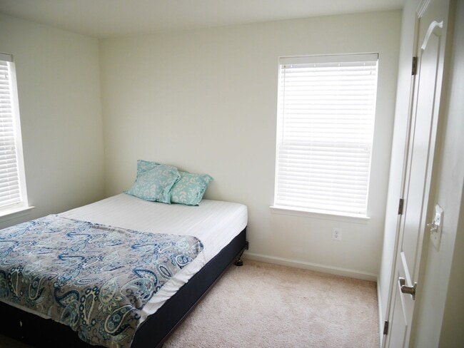 Building Photo - End Unit 3 Bedroom Townhome- Owings Mills, MD