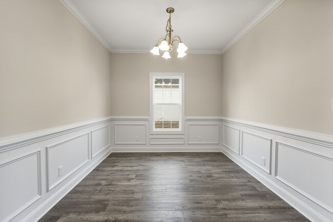 Building Photo - 463 Worsley Wy