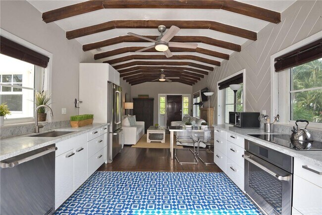 Building Photo - 4 S Gordon Rd