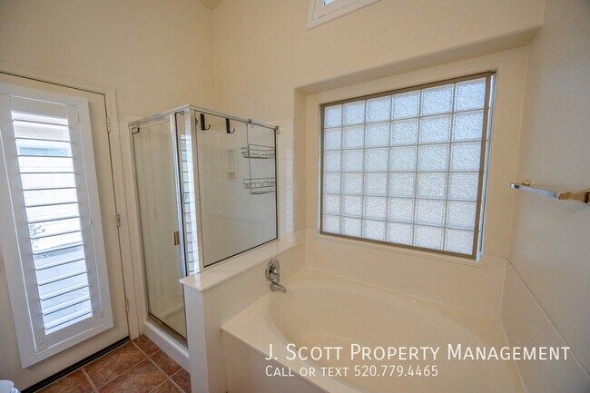 Building Photo - 28709 N Nobel Rd