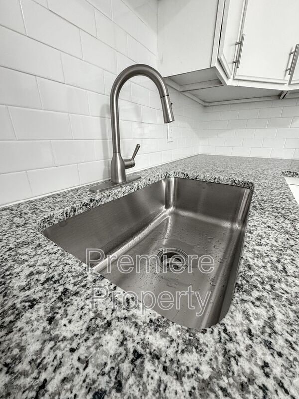 Building Photo - 1721 S Ellison Way