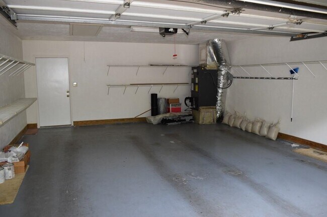 Building Photo - 333 Gawain Ct