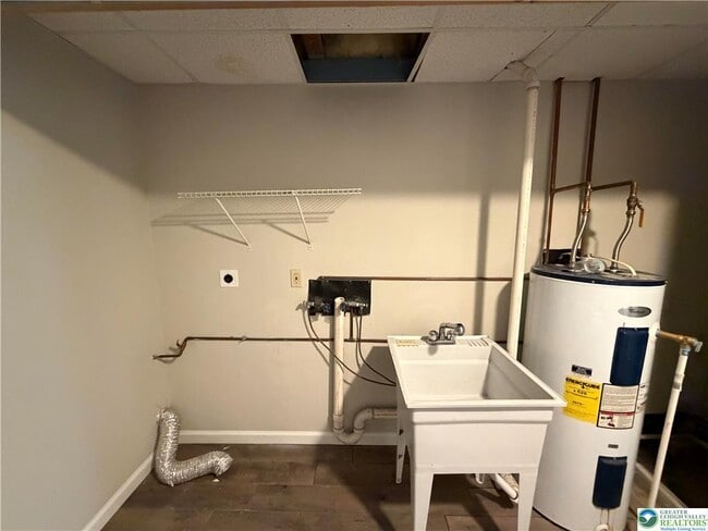 Building Photo - 350 Moty Dr