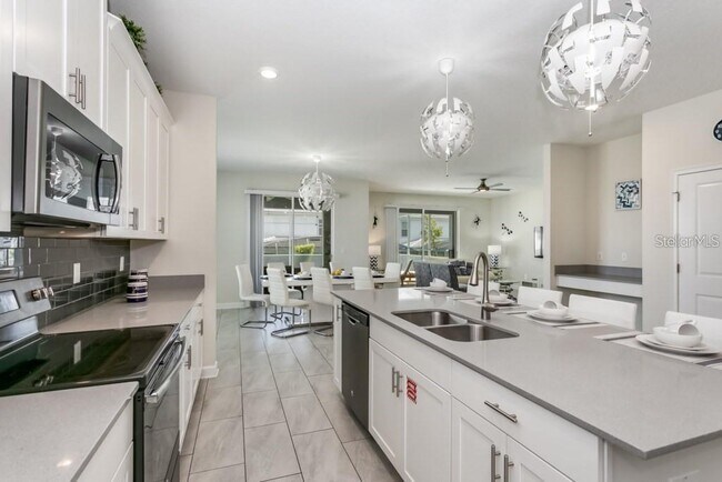 Building Photo - 1561 Flange Dr