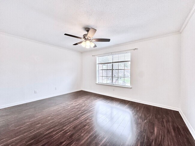 Building Photo - Spacious 2 Bed/2 Bathroom Condo in Bocage – Walk to Towne Center & Whole Foods!