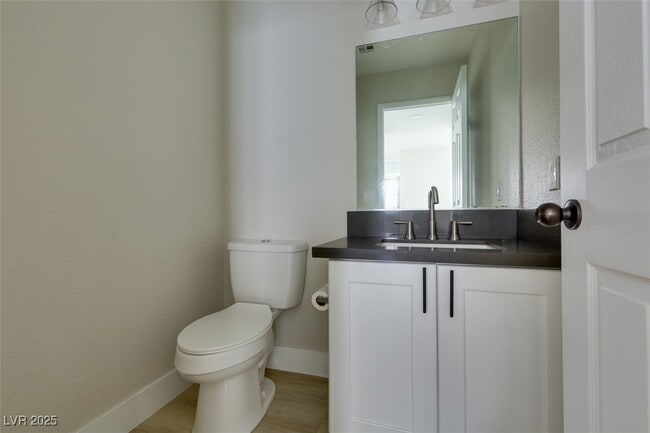 Building Photo - 2337 Chatfield Dr