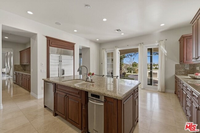 Building Photo - 25561 Prado De Oro