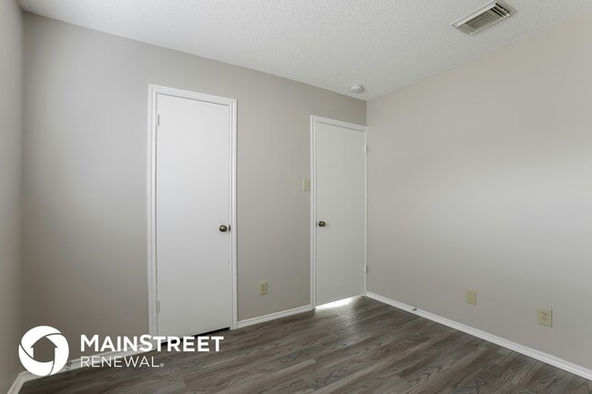 Building Photo - 6303 Beech Trail Dr