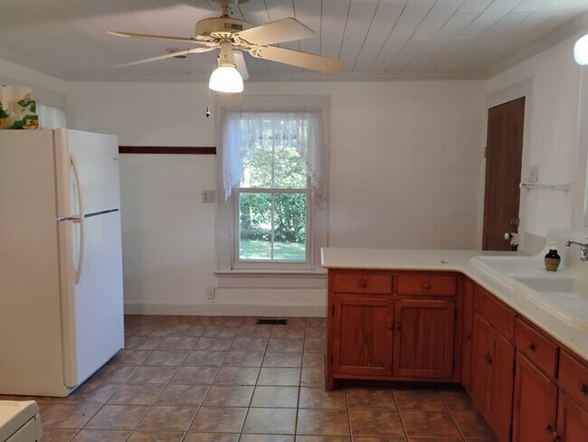 Building Photo - 8322 Chatham Church