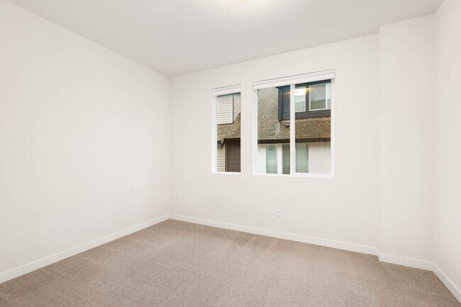 Building Photo - 18514 Meridian Ave N