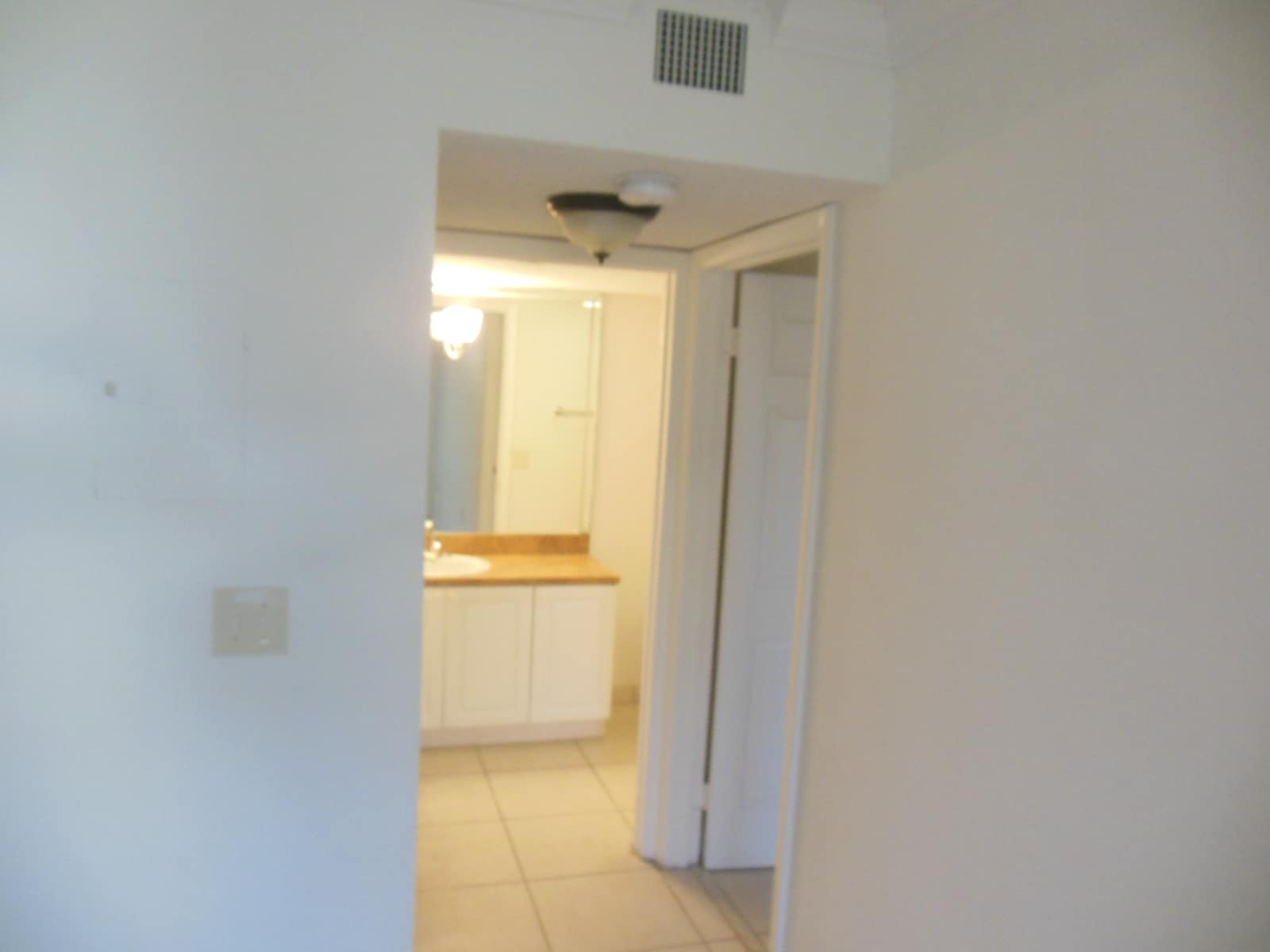 Building Photo - 8255 SW 152nd Ave