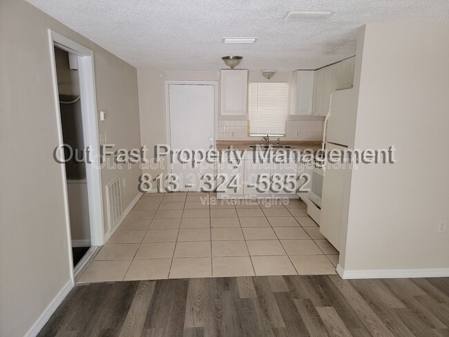Building Photo - 8400 Sunnydale Dr