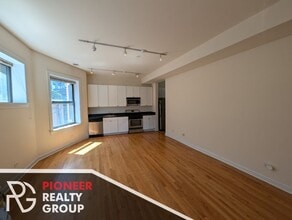 Building Photo - 4715 N Sheridan Rd
