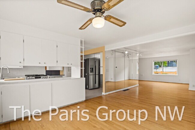 Building Photo - Delightful Magnolia 4br Remodel * Walkable Salmon Bay Location, Central Yet Quiet