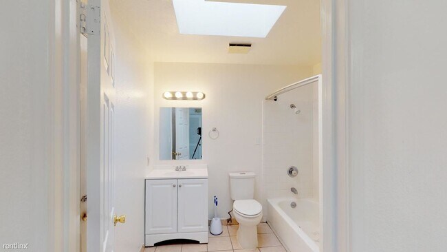 Building Photo - 1 br, 1 bath House - 163 Hearst Ave Privat...