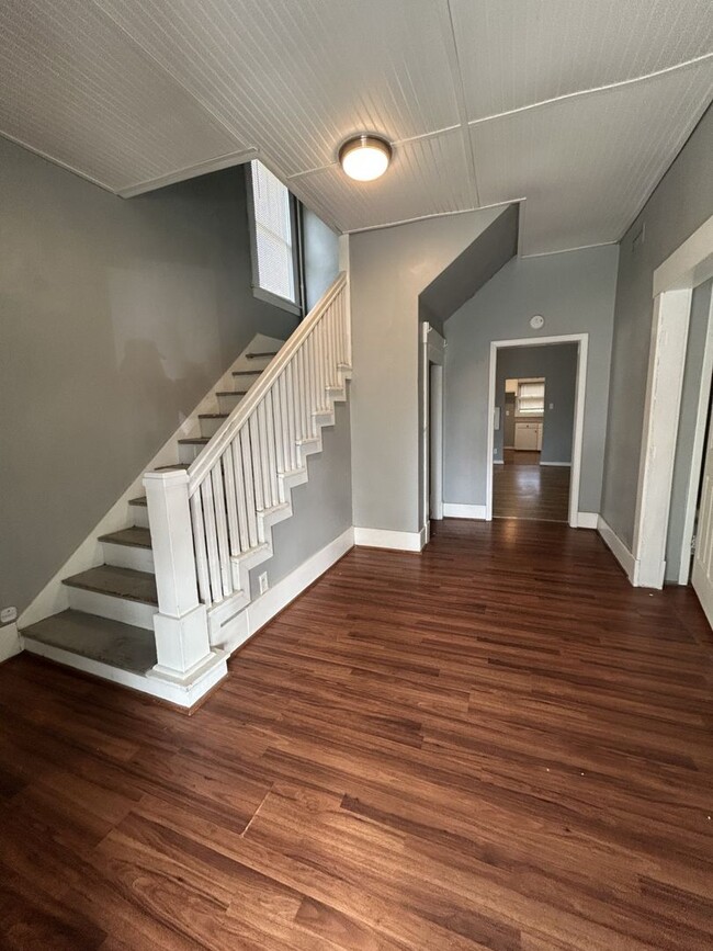 Building Photo - This One is a Stunner!  5br/3ba A MUST-SEE! - $1600/Mo!  Now Offering Short-Term Leasing!