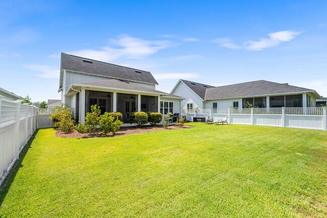 Building Photo - 245 Log Landing St