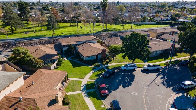 Building Photo - RIDGEWAY