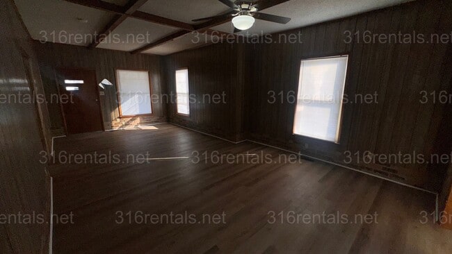 Building Photo - $1445 - 5 room 1.5 bathroom - Single Family Home