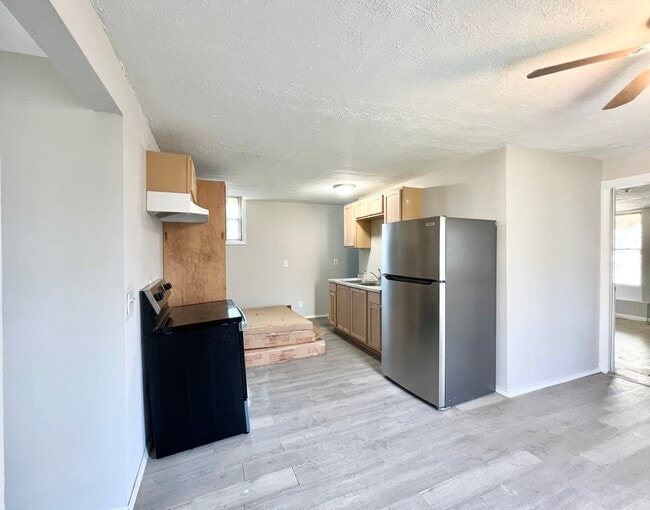 Building Photo - 2616 Duncan St