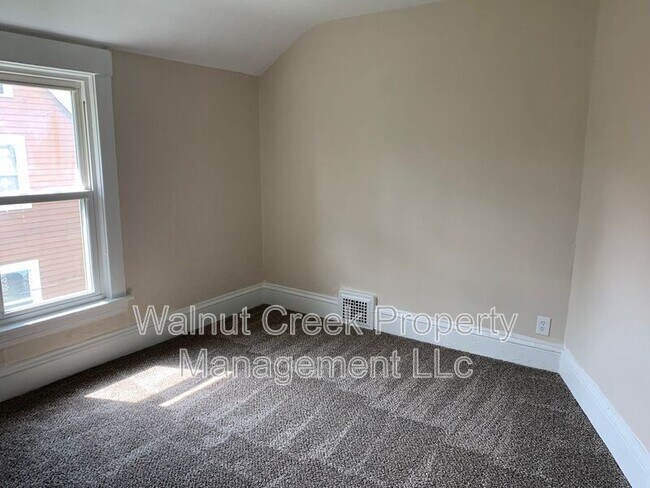 Building Photo - 1728 -1730 E 30th