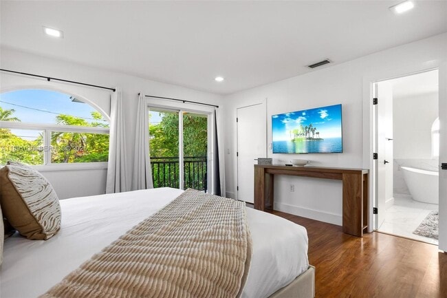 Building Photo - 1651 SW 13th Ave