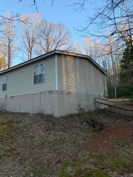 Building Photo - 322 Beaver Creek Dr