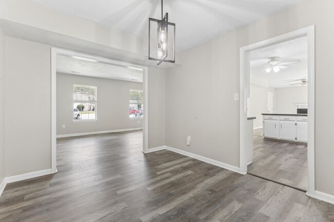 Building Photo - 5 Longleaf Ct