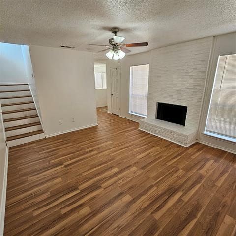 Building Photo - 1400 Darr St