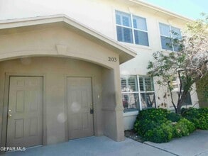 Building Photo - 10051 Railroad Dr
