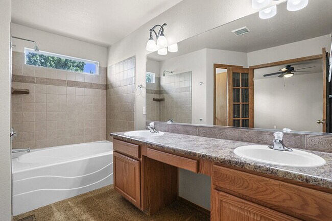 Building Photo - Move-In Ready 3-Bedroom Two-Story in Power...