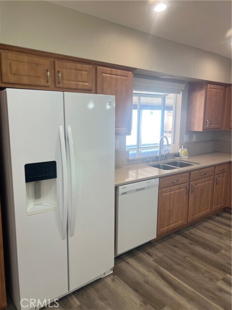 Building Photo - 26328 Columbus Dr