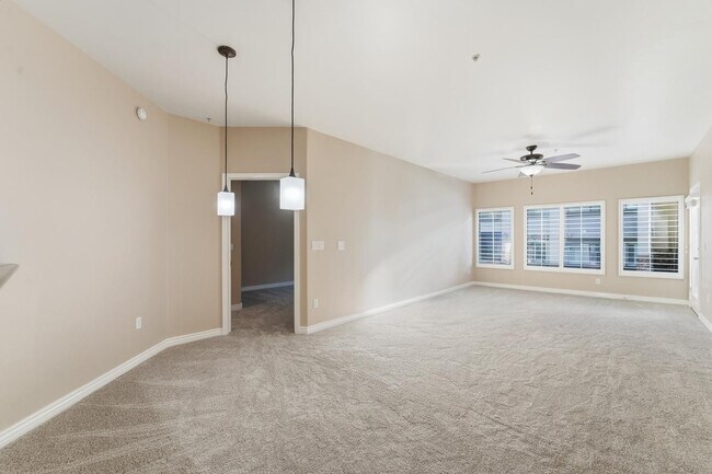 Building Photo - 5350 E Deer Valley Dr