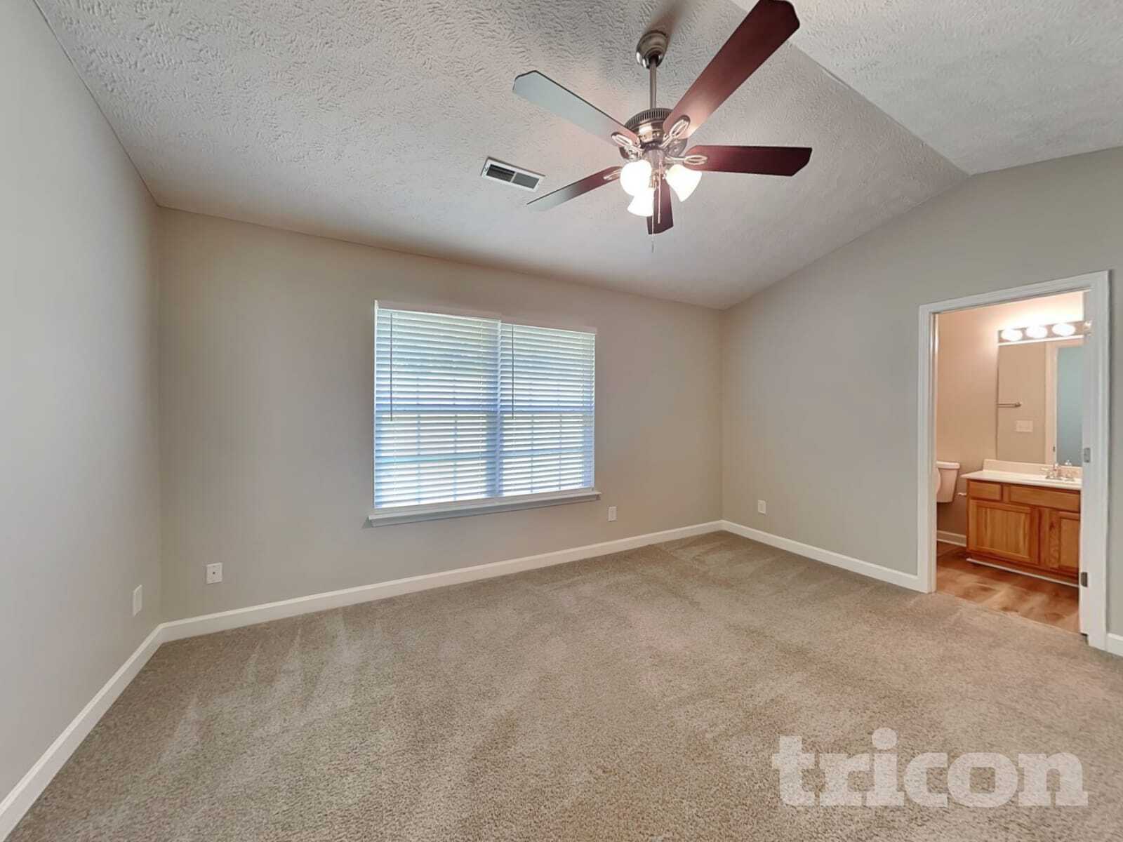 Building Photo - 649 Belgium Dr