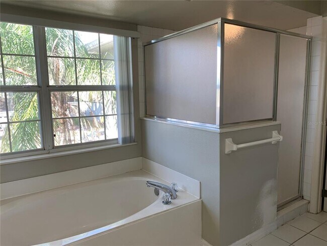 Building Photo - 12685 Enclave Dr