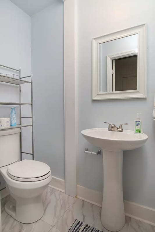Building Photo - 426 Riverland Dr