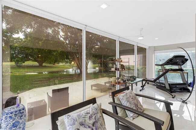 Building Photo - 19648 Back 9 Dr