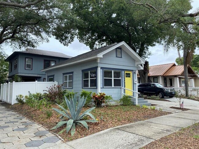 Primary Photo - 700 10th St N