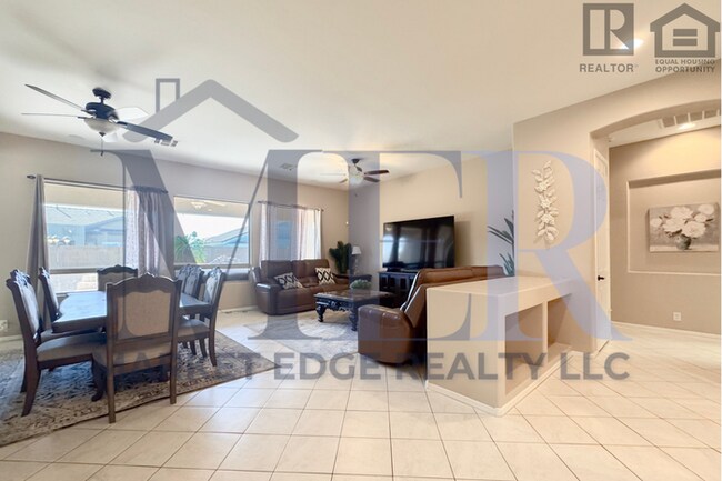 Building Photo - 3Bed/2.5Bath Home at Guadalupe/Crismon Rd! $399 MOVE-IN SPECIAL! Ready for Immediate Move-In!