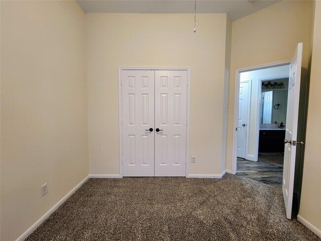 Building Photo - 25807 Elmley Pl