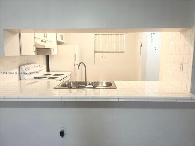 Building Photo - 14150 SW 84th St