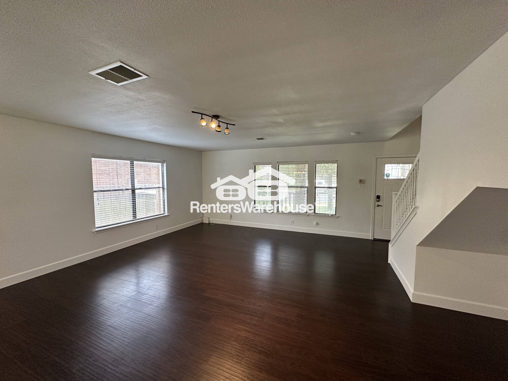 Building Photo - 1305 Bradbury Ln