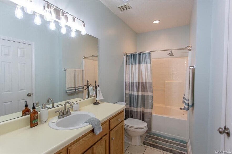 Building Photo - 6913 Sandfield Dr