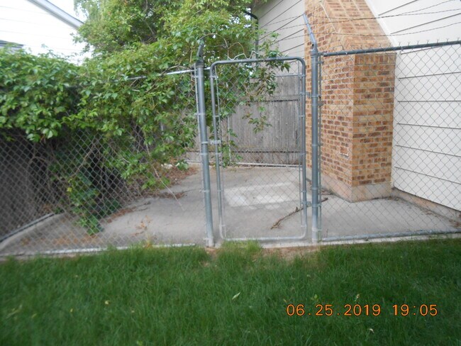 Building Photo - 418 Chukar Ct