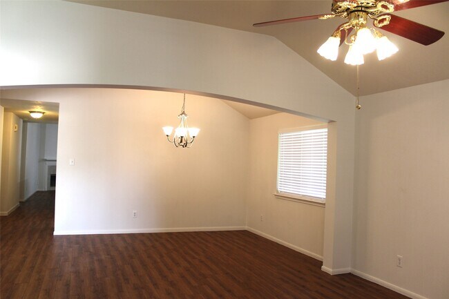 Building Photo - 16014 Clayton Green Dr
