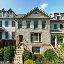 Building Photo - 690 Arklow Dr