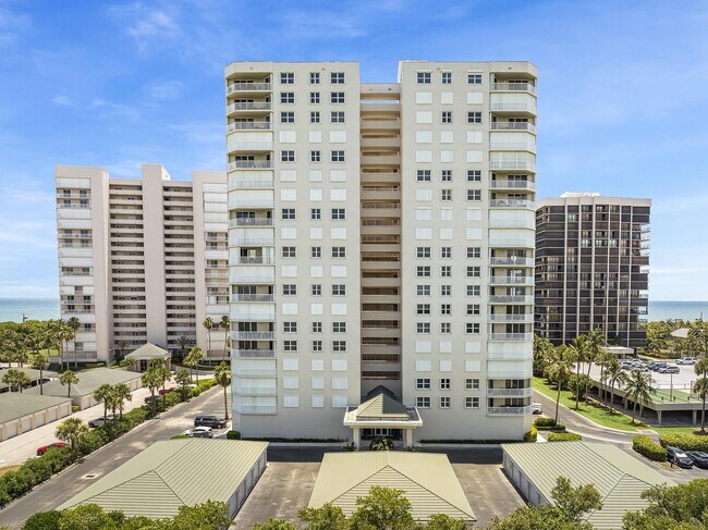 Building Photo - 5049 N Hwy A1A