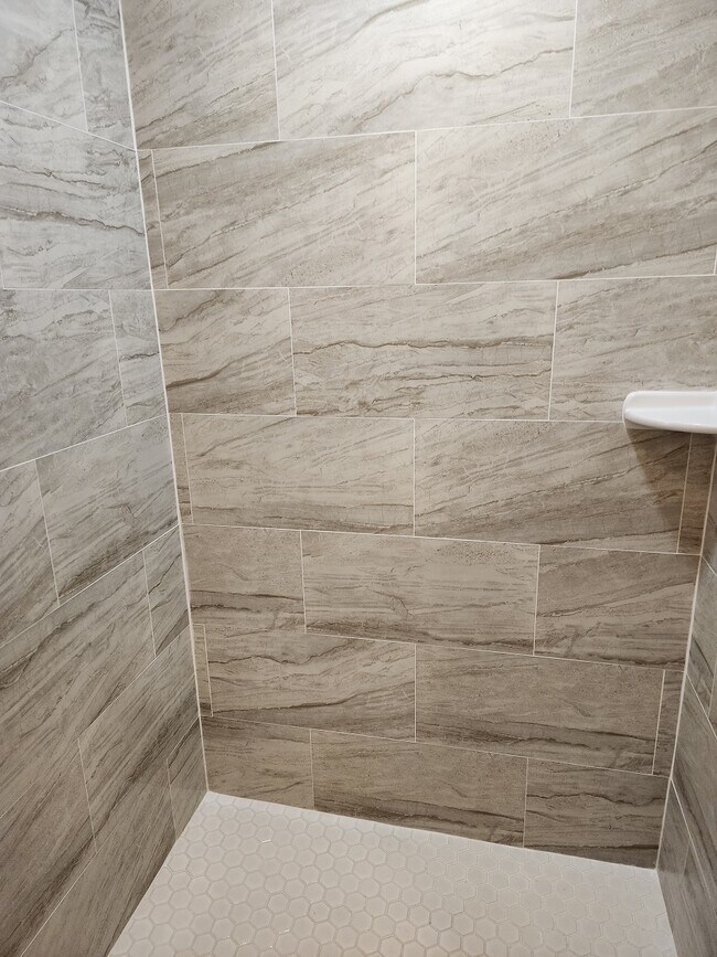 Building Photo - 9308 Gordon Ct